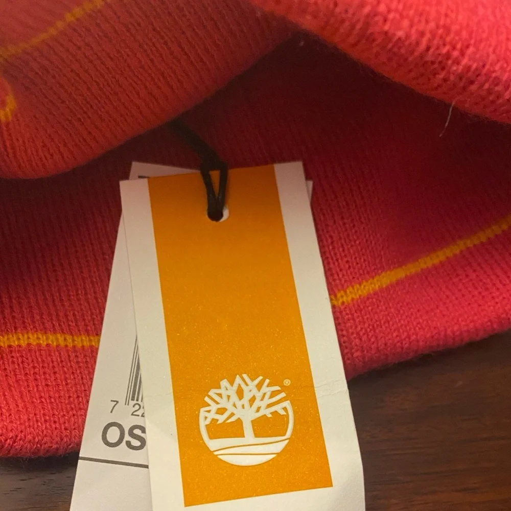 NWT Timberland Women's Classic Tonal Patch Cuffed Beanie in Red Gift‎ Winter